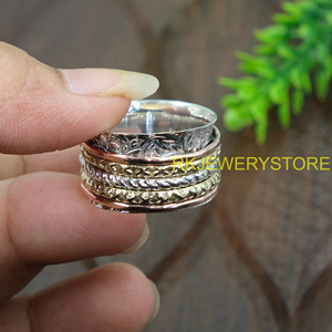Anillo giratorio de plata de ley 925, latón y cobre, hecho a mano, martillado, para meditación, banda ancha, estilo bohemio, joyería llamativa para ella - Product Image 3