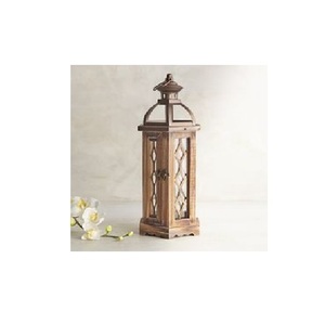 Lanterne en bois rustique vintage avec fenêtres en verre et poignée en corde, centre de table - Product Image 1