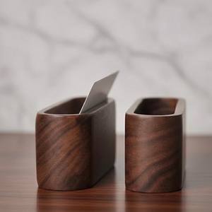 Tarjetero de Madera Personalizado para Tarjetas de Visita |   Soporte de Escritorio de Madera Maciza Grabado |   Regalos Corporativos - Product Image 5