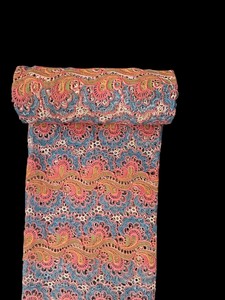Tissu en dentelle crochet multicolore directement de l'usine, tissu crochet floral magenta, bleu, jaune, vert et beige pour robes, kurtis - Product Image 4