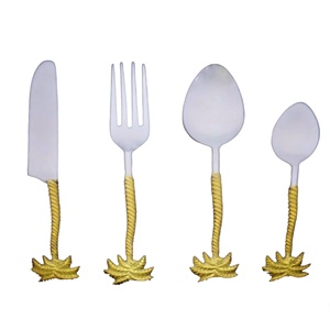 Juego de cubiertos hechos a mano de palmera de latón personalizados para el almuerzo y la cena hechos de acero y latón por el fabricante indio - Product Image 1