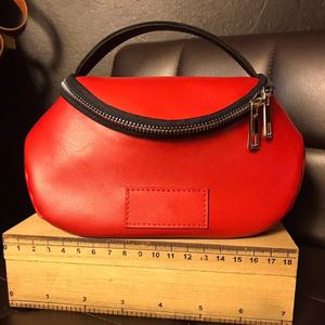 Personnalisé or monogramme initiales Vintage Style noir en cuir véritable hommes papa pères fermeture à glissière TYG-0051B le chercher - Product Image 1