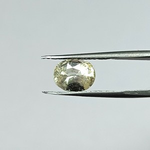 พลอยแซฟไฟร์สีเหลืองทรงรีธรรมชาติ 3.85 กะรัต สำหรับทำเครื่องประดับและแหวน YSON-44 - Product Image 2