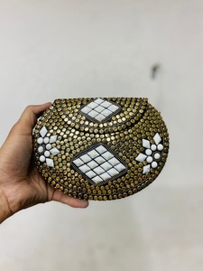 กระเป๋าโลหะงานโมเสคสําหรับผู้หญิง ชุดปาร์ตี้ มีจําหน่ายในราคาที่ดีที่สุดจากผู้ส่งออกชาวอินเดียในราคาถูก โดย LUXURY CRAFTS - Product Image 6