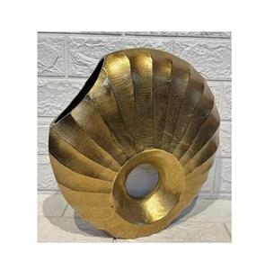 Florero de Metal de Diseño Personalizado con Acabado Dorado, Perfecto para la Decoración del Suelo de la Sala de Estar del Hogar, Florero Hecho a Mano - Product Image 5