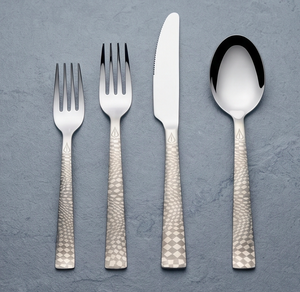 Ensemble de couverts modernes jetables en acier inoxydable, finition argentée, avec manche martelé, élégant, pour la maison, la cuisine, les fêtes et la table à manger - Product Image 1