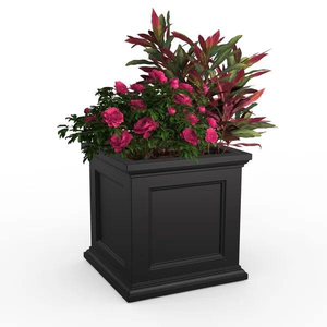 Elegante macetero metálico de diseño, creado para realzar la belleza de las salas de estar y las esquinas de jardines con un atractivo y sofisticado estilo. - Product Image 3