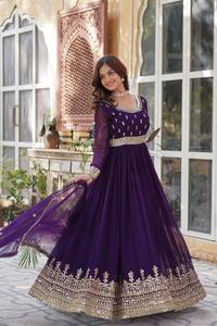 ชุดสูทผ้าฝ้ายแบบ Anarkali ดีไซน์หรูหรา พร้อมผ้าคลุมไหล่ Georgette ปักลายลูกไม้ งานฝีมือประณีต  แฟชั่นงานแต่งงานมาแรง พร้อมส่ง 76795 - Product Image 3
