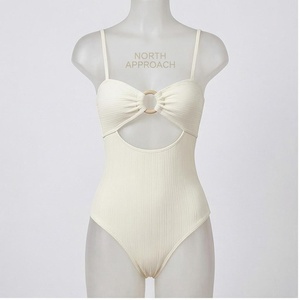 Ensemble de yoga 2 pièces imprimé papillon bleu avec finition dorée, body à col en V profond et jupe portefeuille longueur genou - Product Image 1