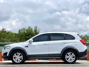 Chevrolet <span class=keywords><strong>Captiva</strong></span> <span class=keywords><strong>2015</strong></span> 2.4 AWD Edición Flagship de 7 Plazas, Automático, Autos Usados Chinos de Alta Calidad con Buen Estado Exterior - Product Image 3