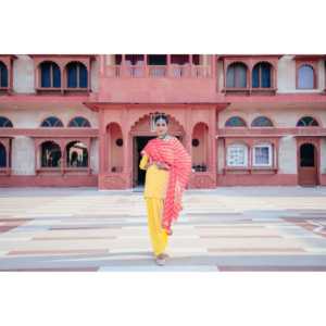 Ensemble de costume Patiala en mousseline de soie jaune soleil respirant pour femmes - Taille XS - Product Image 1