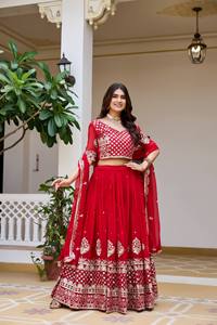 Ensemble Lehenga Choli en Faux Georgette de Créateur avec Broderie de Paillettes de Sept Millimètres, Jupe Évasée et Dupatta Assortie pour Femme – Collection Festive - Product Image 2