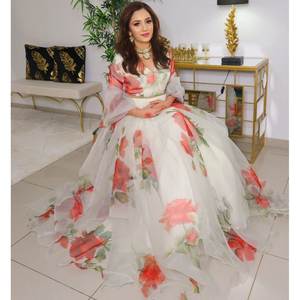 Lehenga Choli en soie organza à imprimé floral, robes de soirée élégantes avec de belles fleurs - Product Image 5