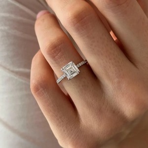 Bague de fiançailles et de mariage en or massif 14k/18k, diamant de laboratoire taille Asscher 2 carats, halo caché, certifiée IGI, design premium - Product Image 4