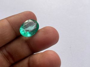 พลอยมรกตธรรมชาติทรงเหลี่ยมพรีเมียมสีเขียว |   ชิ้นเดียวเจียระไนสำหรับทำเครื่องประดับ น้ำหนักกะรัต - Product Image 1