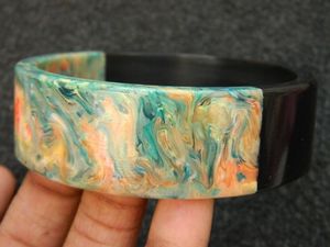 Bracelet manchette large rétro en résine acrylique rayée multicolore pour femme, bijoux de mariage - Product Image 2