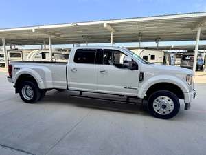 Ford F450 Limited Usado del 2021 - Product Image 2