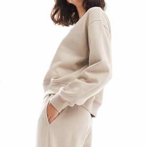 Sweat-shirt unisexe personnalisé OEM, beige, décontracté, coupe ample, col rond, épaules tombantes, 100% coton, brodé, hiver - Product Image 3