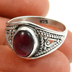 Anillo clásico unisex de plata de ley 925 con diseño vintage y piedra preciosa de granate rojo en engaste de bisel. La mejor joyería bohemia. - Product Image 2