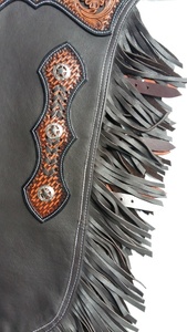 Chaps d'équitation blancs et noirs pour hommes et femmes, équipement en cuir synthétique, chaps authentiques à vendre, logo et design personnalisés - Product Image 5