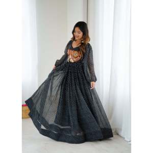 Robe de soirée trapèze en mousseline de soie avec imprimé numérique et broderie en points de chaînette, taille empire, taille XL - Product Image 2