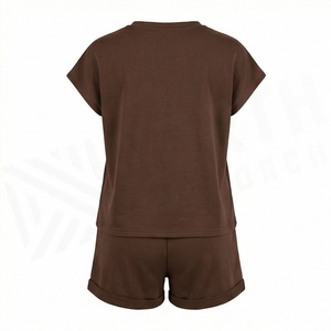 Ensemble 2 pièces tricoté marron uni pour femme : haut à col rond et manches courtes coupe ample et short décontracté au-dessus du genou pour la maison - Product Image 2