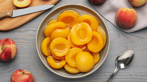 Duraznos Enlatados Premium en Almíbar Espeso |   Mitades de melocotón amarillo fresco de alta calidad en lata al por mayor - Product Image 2