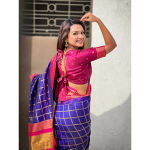 Sari en soie douce à carreaux, tissé contrastant violet traditionnel Zari, élégant pour les occasions festives - Product Image 3