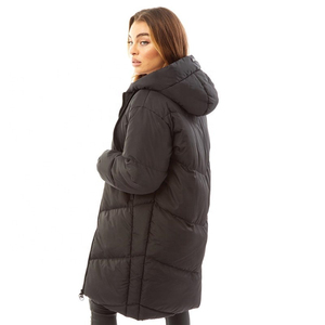 Manteau parka exclusif pour femmes avec capuche en fausse fourrure, matelassé, chaud, pour la saison hivernale, élégant, thermique, tendance, style puffer - Product Image 4