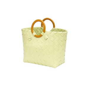 Sac à main en plastique tressé avec poignée en bois ronde exquise et sac fait main vert clair, sac de plage moderne pour femmes, idéal pour l'été - Product Image 1