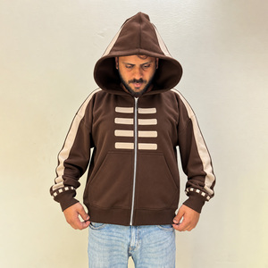 Sweat-shirt à capuche marron pour homme avec rayures beiges et poches, veste en polaire décontractée pour l'automne - Product Image 1