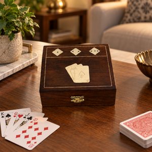 Boîte en bois pour cartes à jouer et dés avec couvercle à charnière et loquet sécurisé |   Organisateur de rangement décoratif pour jeux de cartes, pour salle de jeux de table - Product Image 3