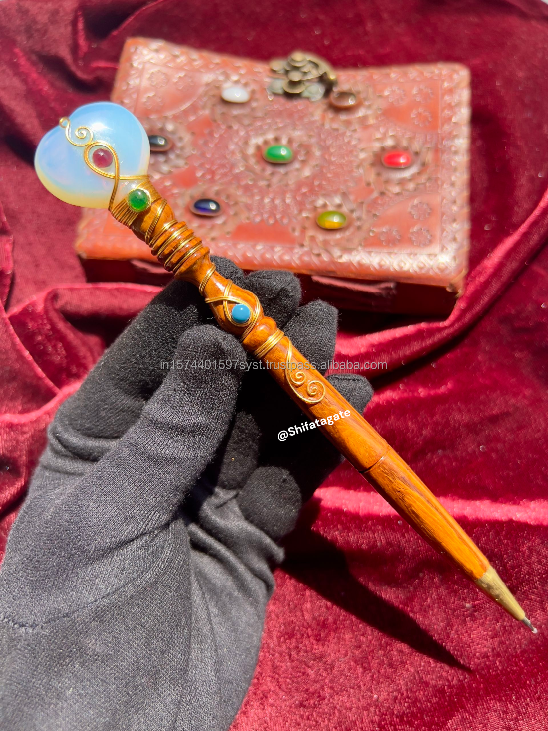 สีน้ำตาล