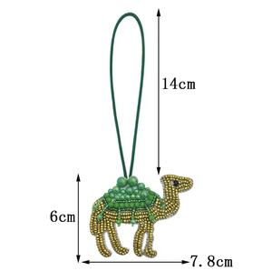 Llaveros de diamantes de imitación vintage hechos a mano con letras del alfabeto multicolor y dijes de pulsera con iniciales para fiestas, para todo tipo de animales - Product Image 4