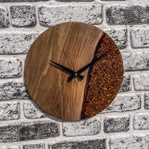 Horloge murale en bois de noyer et résine époxy en forme de grains de café - Product Image 1