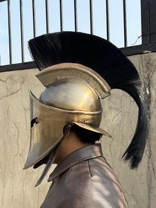 Casque Spartan en laiton finition antique avec plume, casque d'armure portatif de guerrier grec pour reconstitution historique et cosplay - Product Image 3