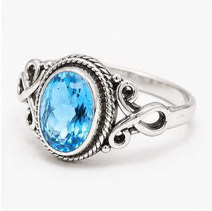 Anillo de Plata con Topacio Azul, Anillo con Gema Ovalada Facetada, Anillo de Plata de Ley, Joyería con Piedra de Nacimiento de Diciembre, Hecho a Mano - Product Image 4