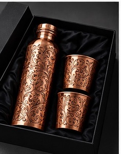 Juego de Termo de Lujo Hecho a Mano con Patrón de Panal de Abeja en Cobre, con 2 Tazas, Botella de Agua/Vino Portátil de Lujo, Caja de Regalo - Product Image 2
