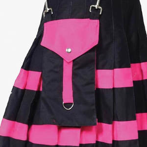 Kilt Híbrido Utilitario Negro y Rosa para Mujer - Falda Kilt Escocesa Moderna con Pliegues 2026 - Product Image 4