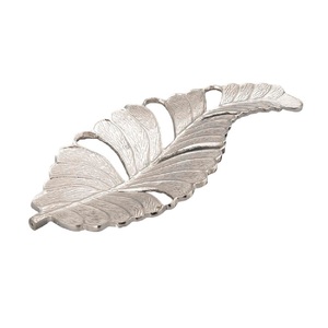 Bandeja de Servicio de Aluminio de Alta Calidad con un Diseño en Relieve Atractivo, Bandeja Decorativa Hecha a Mano para el Hogar - Product Image 4
