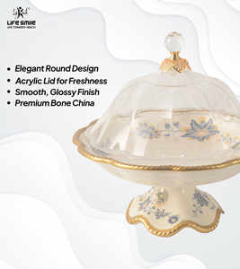 Plato para servir con tapa transparente tipo domo, material de porcelana fina, aspecto moderno y lujoso con base con bordes dorados. - Product Image 3