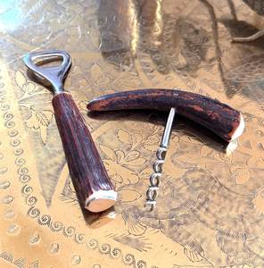 Ouvre-bouteille de luxe en corne de buffle, ustensile de bar rustique, cadeau pour les amateurs de bière, ouvre-bouteille en corne naturelle fait main - Product Image 3