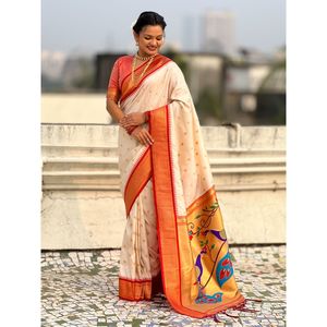 Sari long pour femme en soie Paithani traditionnelle Elite Weaves avec motifs tissés Zari et pallu paon Meenakari - Product Image 5