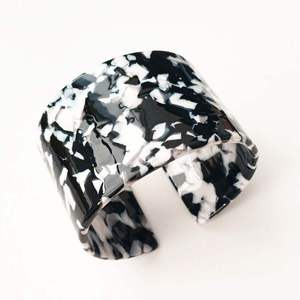Bracelet en acétate acrylique tendance Jachon pour femmes, motif léopard, bracelet ouvert pour femmes et filles, artisanat en résine - Product Image 3