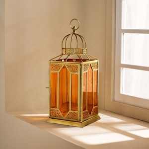 Lanternes porte-bougies en métal de style marocain 2026, dernières nouveautés, avec verre coloré pour décorations de table - Product Image 1