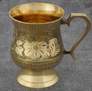 Classic hammered pure <b>copper</b> pitcher with an elegant curved brass <b>handle</b>. Durable drinkware available at wholesale price. - Product Image 2