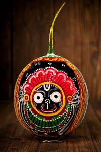 Artesanía Tradicional de Odisha, Figura del Dios Jagannath en Cáscara de Coco, Hecha a Mano, Obra Religiosa Decorativa para el Hogar, Templo o Sala de Estar - Product Image 1