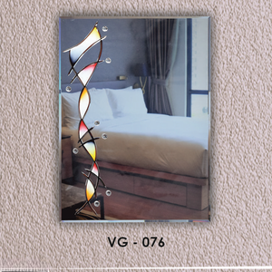 Miroir à design en V, contemporain, sans cadre, pièce décorative parfaite pour sublimer les intérieurs modernes - Product Image 5