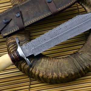 Couteau de chasse artisanal personnalisé, lame en damas, manche en os coloré, étui, couteau de survie pour le camping, lame tranchante comme un rasoir, couteau Bowie ambidextre - Product Image 1