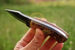 Couteau à Découper Premium Fait Main en Acier D2 – Couteau de Chasse et de Camping avec Manche en Résine Personnalisé - Product Image 3